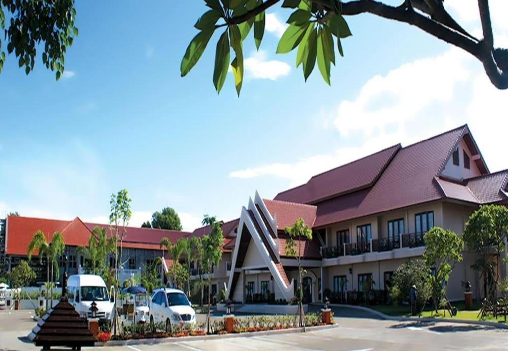 Daosavanh Resort & Spa Hotel Savannakhet Exterior foto